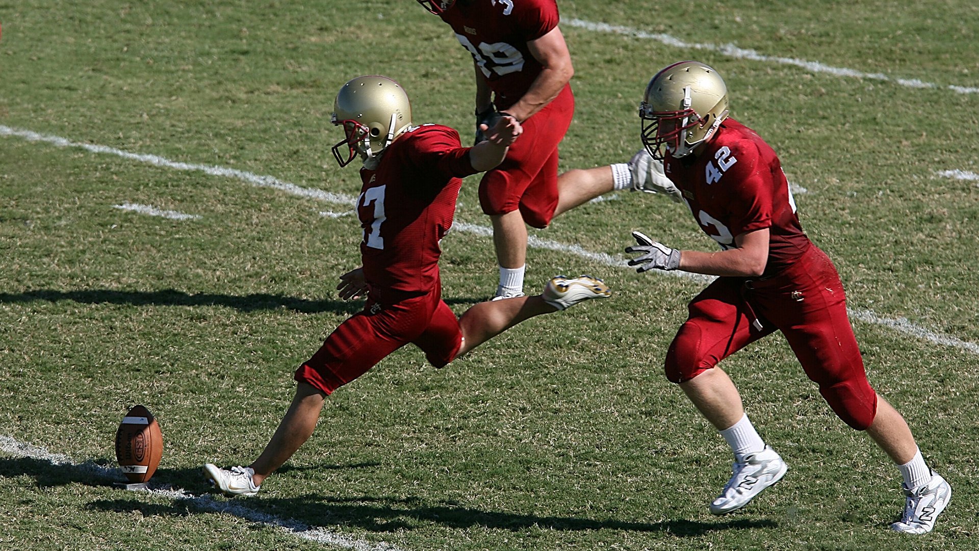 体育场馆智能售卖机投入使用，方便观众购物，体育场设备